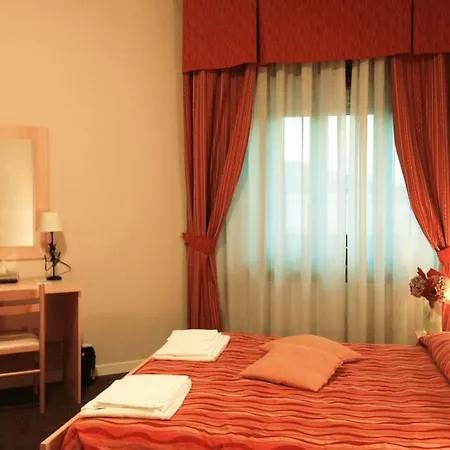Turismo Hotel 3*